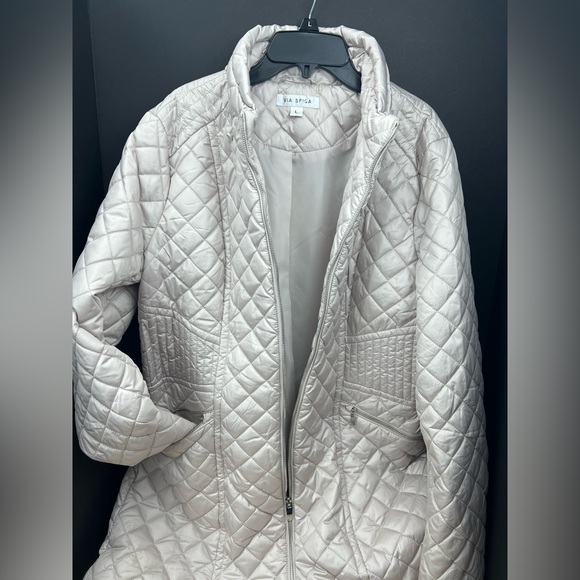 Brand new  with tag Via Spiga's quilted coat is a cozy essential size Large - Picture 15 of 16